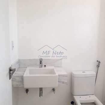 Apartamento em Pirassununga, bairro Edifício Maison Royale