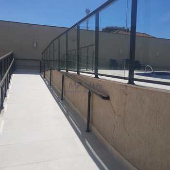 Apartamento em Pirassununga, bairro Edifício Maison Royale