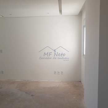 Apartamento em Pirassununga, bairro Edifício Maison Royale