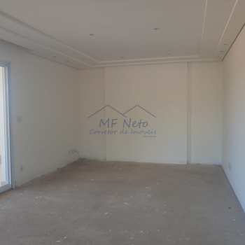 Apartamento em Pirassununga, bairro Edifício Maison Royale