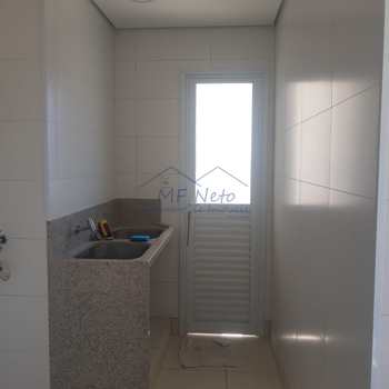 Apartamento em Pirassununga, bairro Edifício Maison Royale