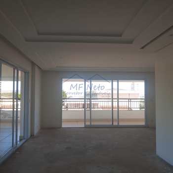 Apartamento em Pirassununga, bairro Edifício Maison Royale