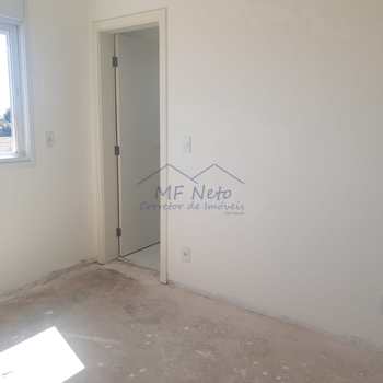 Apartamento em Pirassununga, bairro Edifício Maison Royale