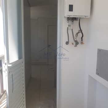 Apartamento em Pirassununga, bairro Edifício Maison Royale