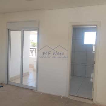 Apartamento em Pirassununga, bairro Edifício Maison Royale
