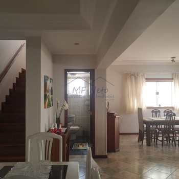 Sobrado em Pirassununga, bairro Jardim Limoeiro