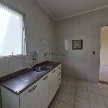Apartamento em Pirassununga, bairro Residencial Suzana