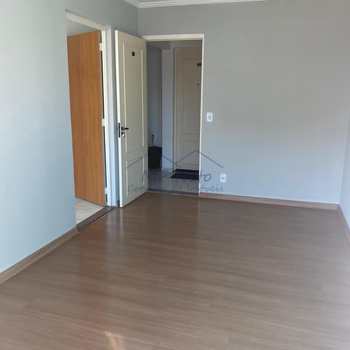 Apartamento em Pirassununga, bairro Residencial Eldorado