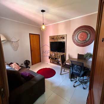 Apartamento em Pirassununga, bairro Rosário