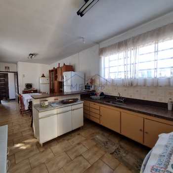Casa em Pirassununga, bairro Jardim Roma