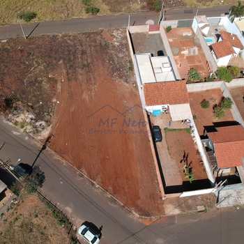 Terreno Comercial em Pirassununga, bairro Jardim Milenium