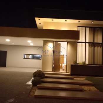 Casa de Condomínio em Pirassununga, bairro Portal dos Jerivás