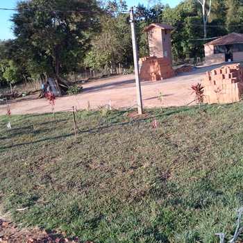 Chácara em Pirassununga, bairro Vertentes do Mamonal