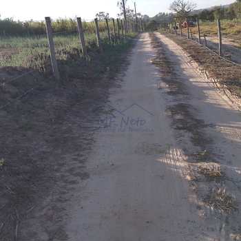 Chácara em Pirassununga, bairro Vertentes do Mamonal