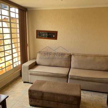 Casa em Pirassununga, bairro Cidade Jardim