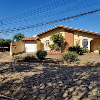 Casa em Pirassununga, bairro Cidade Jardim