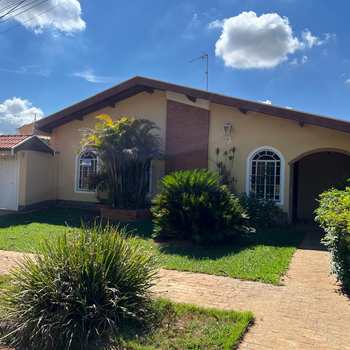 Casa em Pirassununga, bairro Cidade Jardim