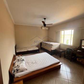 Casa em Pirassununga, bairro Cidade Jardim