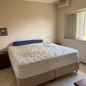 Casa em Pirassununga, bairro Cidade Jardim