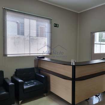 Casa Comercial em Pirassununga, bairro Centro