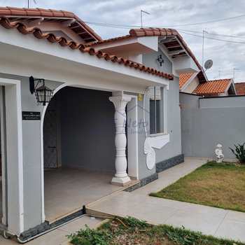 Casa Comercial em Pirassununga, bairro Centro
