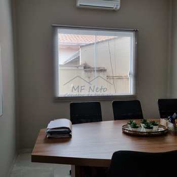 Casa Comercial em Pirassununga, bairro Centro
