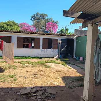Casa em Pirassununga, bairro Vila Esperança