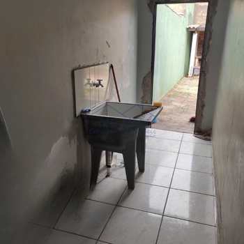 Casa em Pirassununga, bairro Vila Esperança