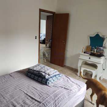 Casa em Pirassununga, bairro Vila Esperança