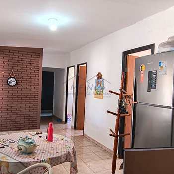 Casa em Pirassununga, bairro Vila Esperança
