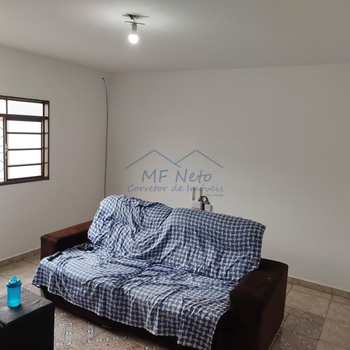 Casa em Pirassununga, bairro Vila Esperança