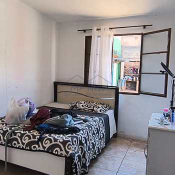 Casa em Pirassununga, bairro Vila Esperança