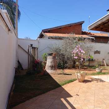 Casa em Santa Cruz da Conceição, bairro São João