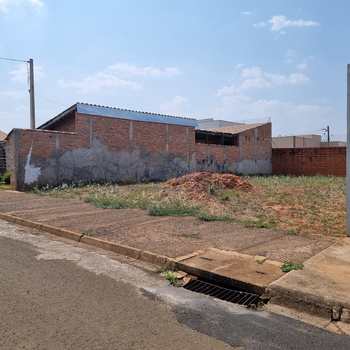 Terreno em Pirassununga, bairro Jardim Terras de San José