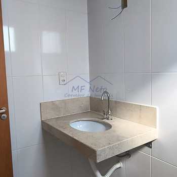 Apartamento em Pirassununga, bairro Residencial Star Vann Ess