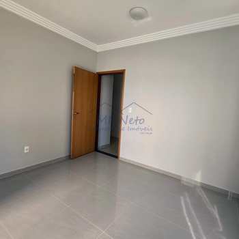 Apartamento em Pirassununga, bairro Residencial Star Vann Ess