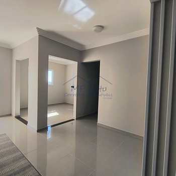 Apartamento em Pirassununga, bairro Residencial Star Vann Ess