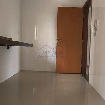 Apartamento em Pirassununga, bairro Residencial Star Vann Ess