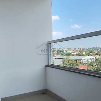 Apartamento em Pirassununga, bairro Residencial Star Vann Ess