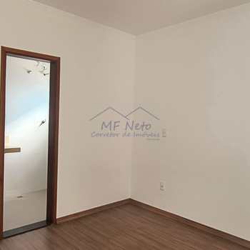 Apartamento em Pirassununga, bairro Residencial Star Vann Ess