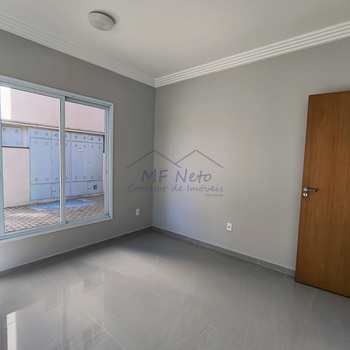Apartamento em Pirassununga, bairro Residencial Star Vann Ess