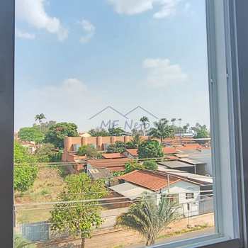 Apartamento em Pirassununga, bairro Residencial Star Vann Ess