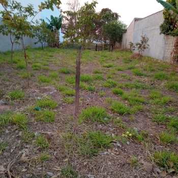 Terreno em Pirassununga, bairro Jardim Kanebo