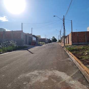 Terreno em Pirassununga, bairro Terrazul Ba