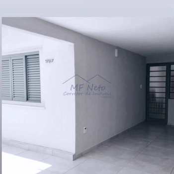 Casa em Pirassununga, bairro Vila Nova