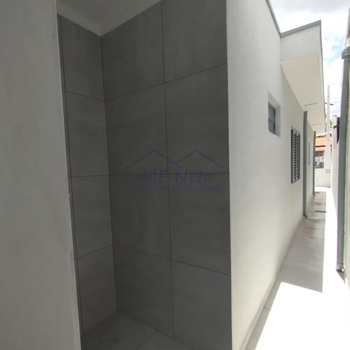 Casa em Pirassununga, bairro Vila Nova