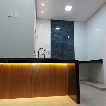Casa em Pirassununga, bairro Vila Braz