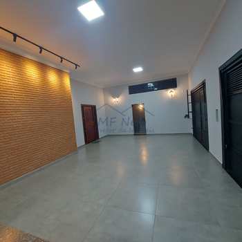 Casa em Pirassununga, bairro Vila Braz