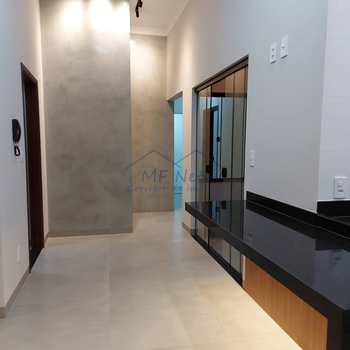 Casa em Pirassununga, bairro Vila Braz