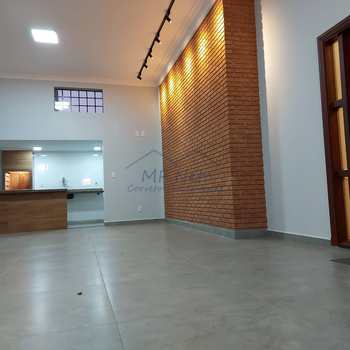 Casa em Pirassununga, bairro Vila Braz